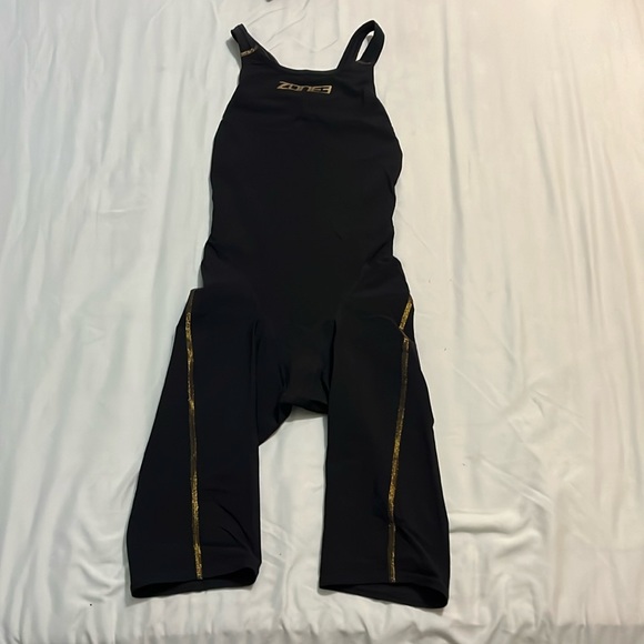 ZONE3 Fast Skin Competitive Swimming Tech Suit Size 28 - Picture 1 of 6
